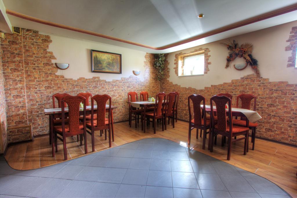 Hotel Margo Cedynia ภายนอก รูปภาพ