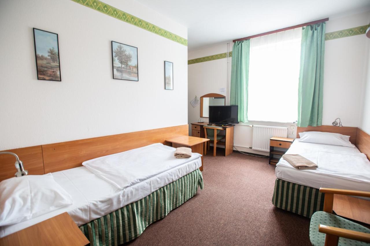 Hotel Margo Cedynia ภายนอก รูปภาพ