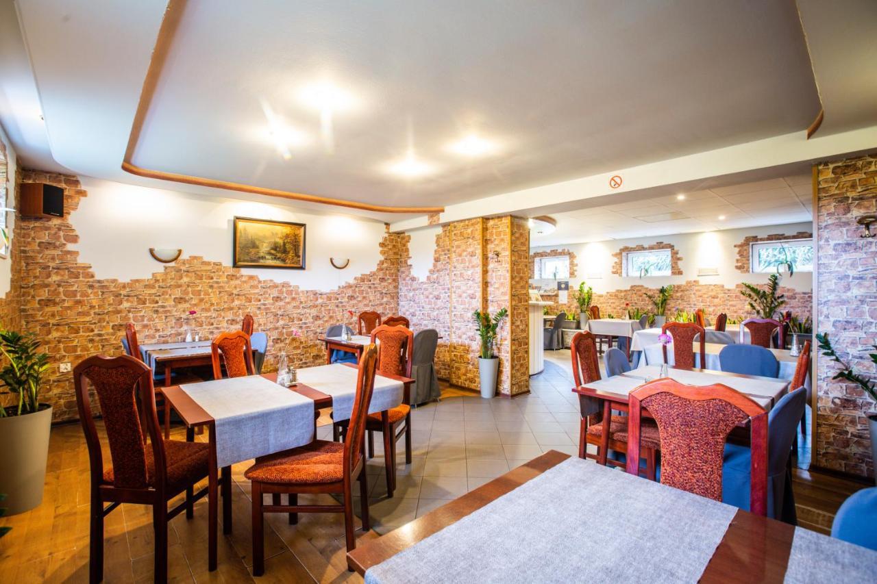 Hotel Margo Cedynia ภายนอก รูปภาพ